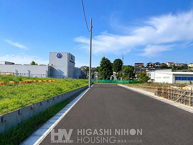 地域密着で住まいづくりを手掛ける「成建」施工。 現在、建物完成に向けて工事が進んでいます。現地とあわせて建物完成事例もご案内可能です。仕様や設備も詳しくご説明いたします。