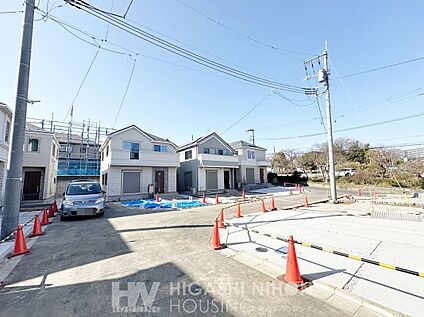 前面道路含む外観