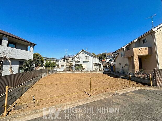 【室内】写真や資料だけでは伝わらない、現地ならではの魅力も丁寧にご案内いたします。実際に足を運んで、光や風、周辺環境の心地よさをぜひご体感ください。