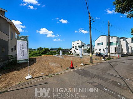 前面道路含む外観