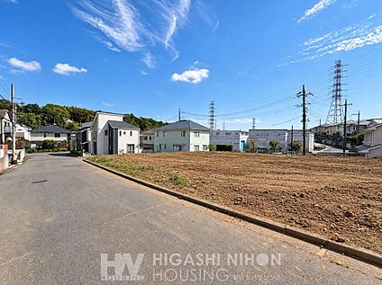 前面道路含む外観
