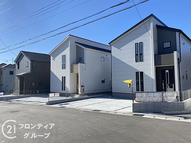 外壁にサイディング材を使用したおしゃれな外観。色柄バリエーションが豊富なため、住まいの表情を豊かに表現してくれます。また、雨で汚れを落としてくれるので、綺麗な外観が長続きします!