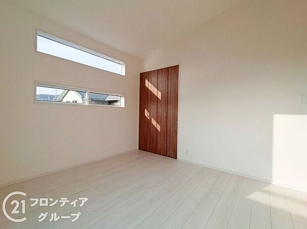 【子供部屋】新しい畳の香りのする和室は、使い方色々。客室やお布団で寝るときにぴったりの空間ですね。