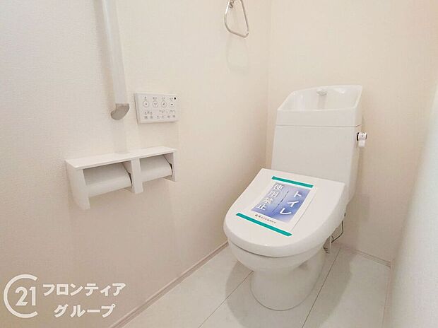 【トイレ】トイレは1階と2階の2カ所に設置!階段を上り下りせずに使用できるので、高齢の方にも安心です!