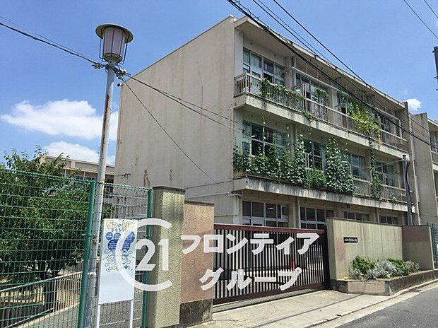 東大阪市立縄手南小学校(約730m)