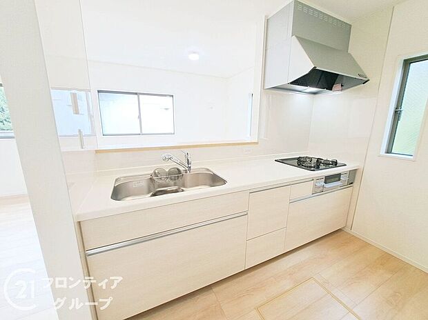 【キッチン】お手入れが楽に行える換気扇やステンレスワークトップは毎日お料理する奥様の味方!