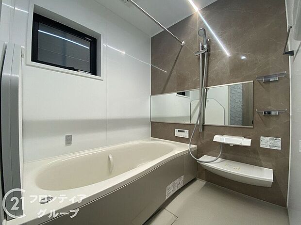 【バス】落ち着いた雰囲気の浴槽で日々の疲れをリラックスすることができます!