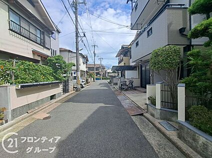 前面道路含む外観