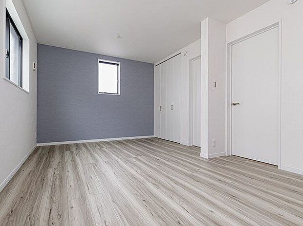 【同仕様画像 (その他内観)】【施工例/洋室】スタイル:カームグレイッシュさまざまな色味と相性の良いグレーのグラデーションで、やわらかく優しい印象を持たせてくれる、心安らぐデザインです。