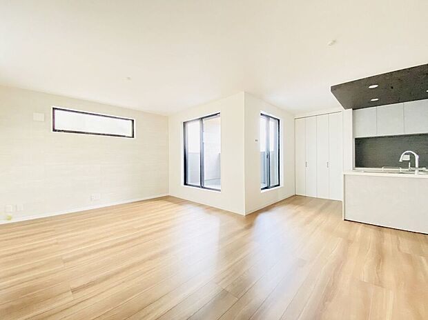 【リビング】統一感のあるおしゃれな空間を女性コーディネーターがご提案させていただきます。家具を併せてご購入していただくことも可能です。問い合わせください