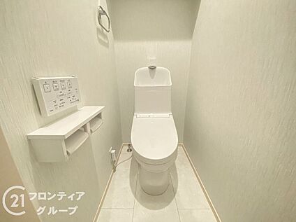 前面道路含む外観