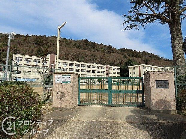 枚方市立山田中学校（約1,210m）