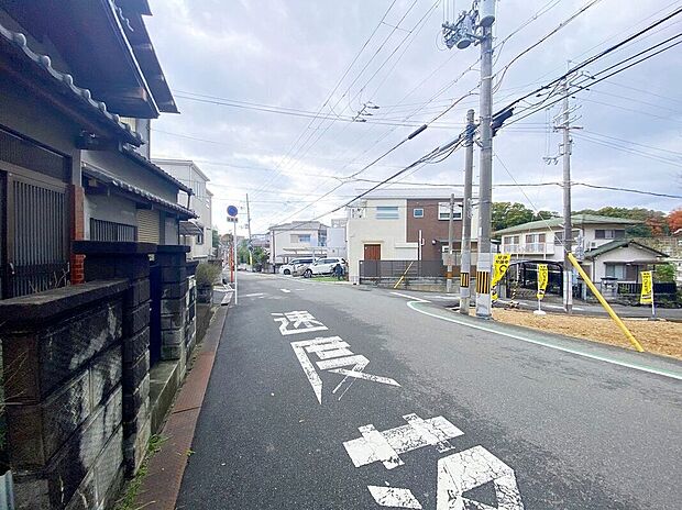 【前面道路含む外観】【現地前道】センチュリーグループにて全国規模の表彰経験多数あり!当社が自信をもってお客様にピッタリの物件をご提案いたします【不動産のプロにお任せください!】