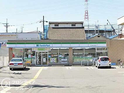 ファミリーマート枚方御殿山店 170m