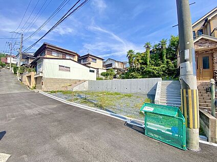 前面道路含む外観