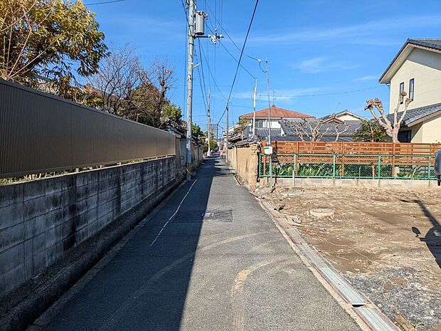 【前面道路含む外観】【現地前道】センチュリーグループにて全国規模の表彰経験多数あり!当社が自信をもってお客様にピッタリの物件をご提案いたします【不動産のプロにお任せください!】