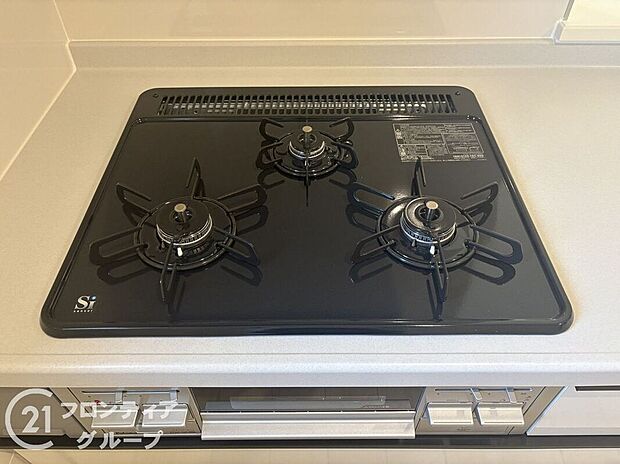 【その他設備】3口コンロなのでお料理がはかどりますね