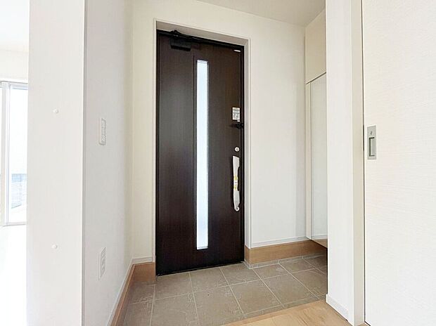 【玄関】多様化する住まいのお悩みを当社へお気軽にご相談下さい