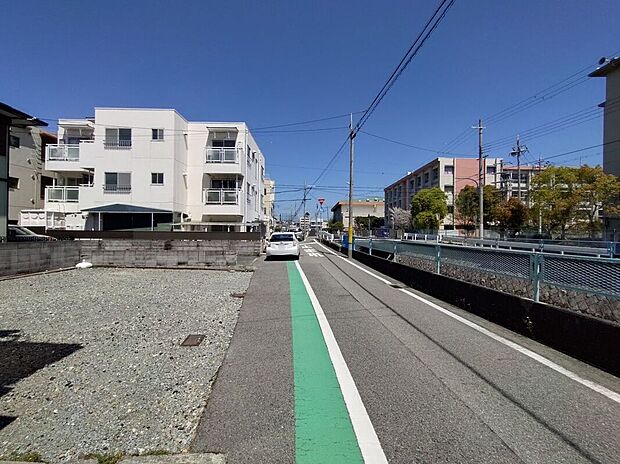 【前面道路含む外観】【現地前道】センチュリーグループにて全国規模の表彰経験多数あり!当社が自信をもってお客様にピッタリの物件をご提案いたします【不動産のプロにお任せください!】