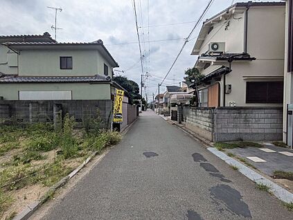 前面道路含む外観