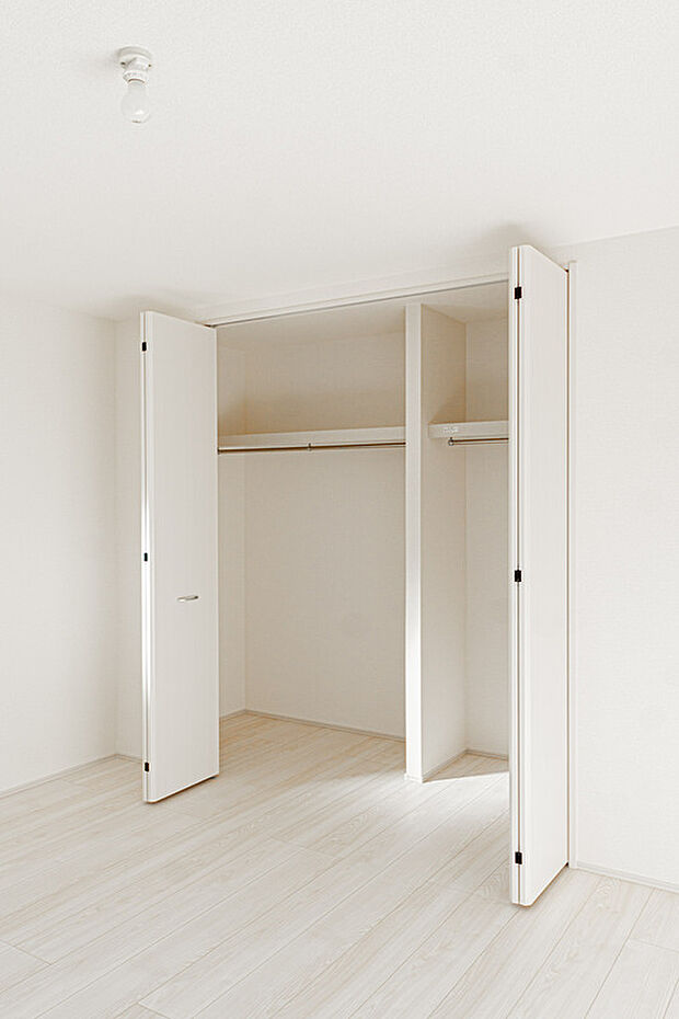 【☆☆　天井まで伸びる収納　☆☆】◆嬉しい収納力の高い大型クローゼット付き
◆天井付近までしっかりと収納ができ奥行きのある使い勝手の良いクローゼット