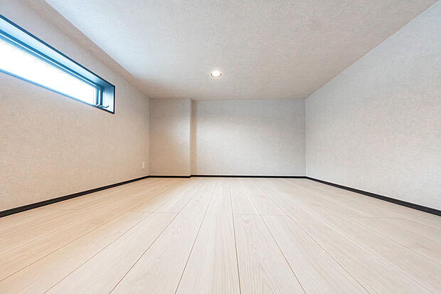 【「秘密基地ロフト」】お子様の特別な思いでを作るロフト付き。小さな頃、ロフトに憧れは有りませんでしたか？
ロフトで読書など夢中になる空間です。