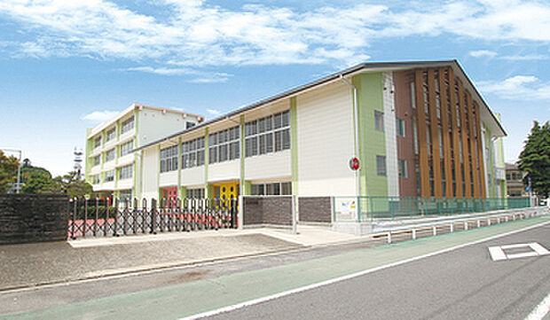 東小学校