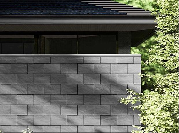 【「ナノ親水タイル」外壁】汚れが付きにくく、雨のチカラで汚れを洗い流す「ナノ親水」タイル。美しさを保つとともに、高硬度でキズにも強く色あせもほどんどない素材でメンテナンスコストを軽減できます。(全面張り)