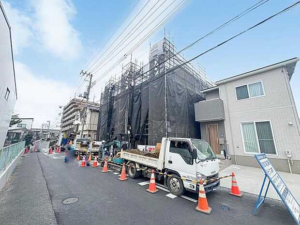 【外観】写真だけでは伝わらない広さや陽当たり、街の雰囲気をぜひ現地でご体感ください。実際にご覧いただくことで住まいの魅力をより感じていただけます。