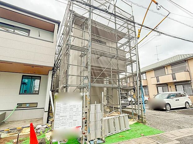 3号棟【外観】家族の温かさと陽光の暖かさ、楽しい毎日と明るい未来を予感させる「空間が織り成すひとつ先の住み心地」を演出します。
