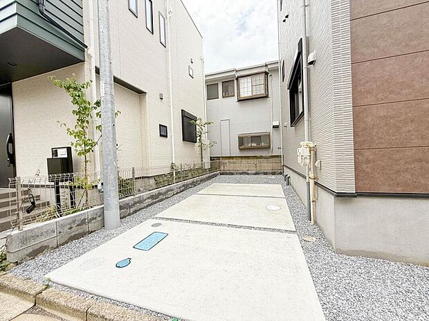 【【駐車場】】1号棟 カースペース1台可。