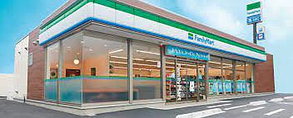 ファミリーマート 南台二丁目店 262m