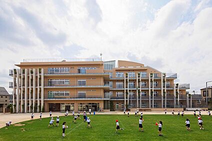 杉並区立天沼小学校 317m