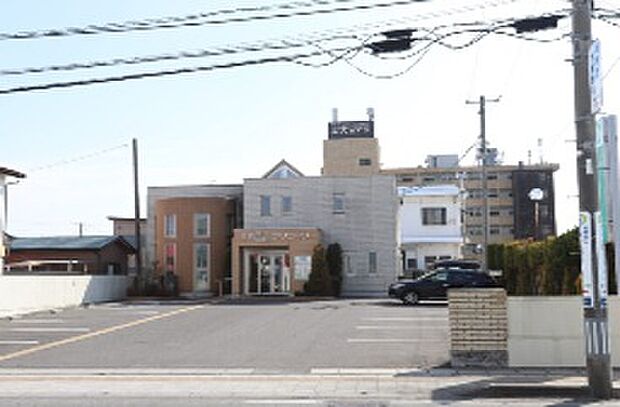 【三橋内科・胃腸科クリニックまで約400m(徒歩5分)】急な体調不良もすぐに行ける安心の距離!