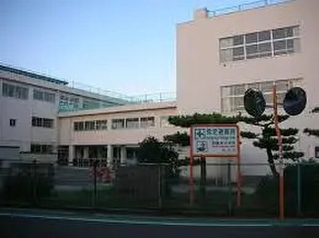 向陽台小学校(約880m)