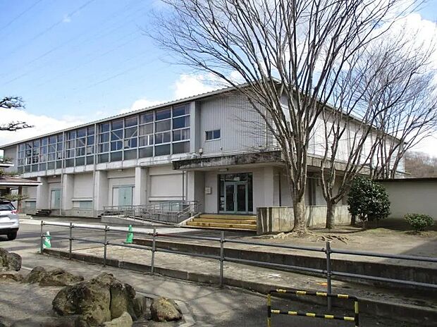 向陽台中学校(約1,120m)