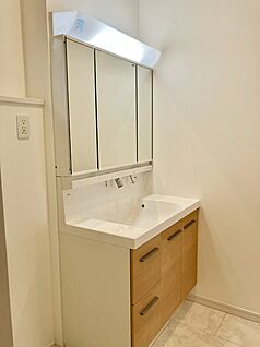 三面鏡洗面化粧台