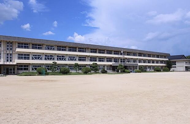 斑鳩町立斑鳩中学校（約1,860m）