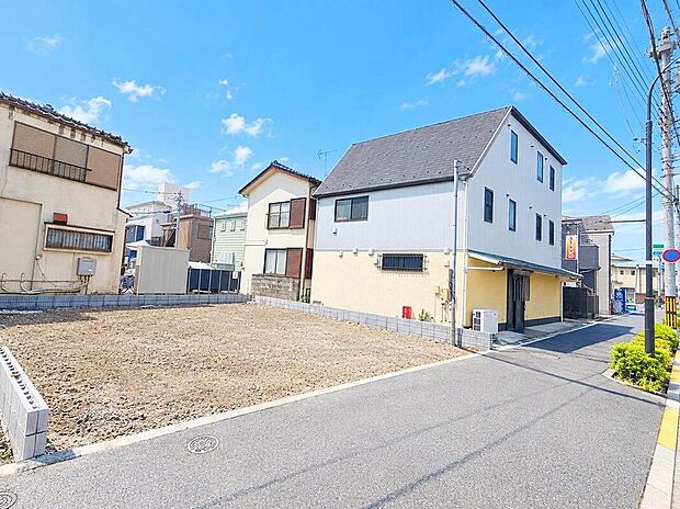 ≪現地ご案内は便利なネット予約も可能です!お気軽にお問い合わせください♪≫
現地をご覧いただきながら、住まいの夢をお聞かせください。