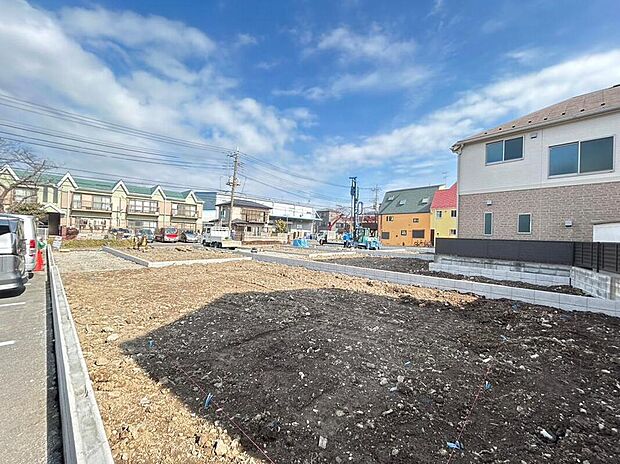 【現地外観写真】≪全8区画の分譲地!整った街並みがきれいです≫