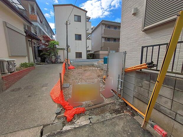 【現地外観写真】≪現地ご案内は便利なネット予約も可能です!お気軽にお問い合わせください♪≫
当日のご見学予約も承ります。同じものは2つとない「夢のマイホーム」との出会いが待っているかもしれません♪