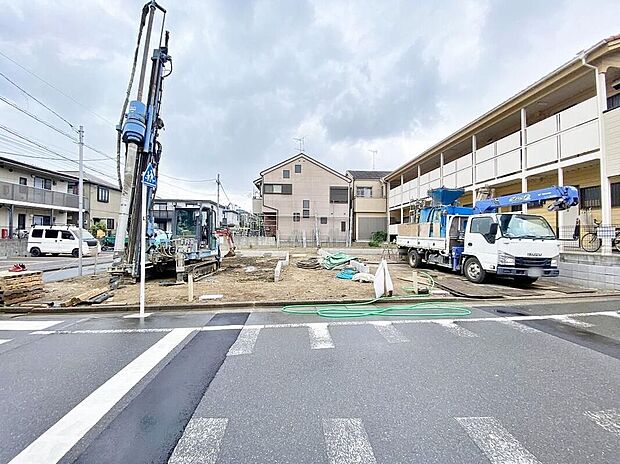 【前面道路含む現地写真】現地(2026年7月)撮影
○落ち着いた街並みと利便性が揃う環境の中で、家族の暮らしを大切に過ごせます。