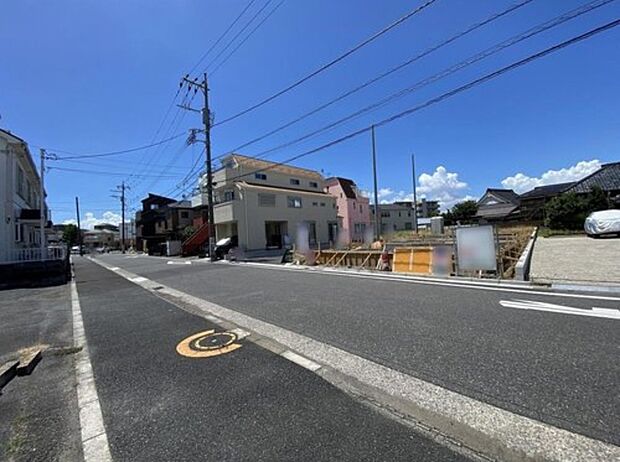【前面道路含む現地写真】≪お気軽にお問い合わせください♪≫
小学校、中学校、複数スーパーが徒歩10分圏内に揃う、ご家族みんなが暮らしやすいエリアです♪