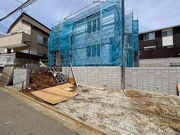 当物件のご案内につきましては、営業スタッフが丁寧に御対応します。休日、お仕事帰りなど、ご都合に合わせていつでもご案内いたします。周辺環境と併せて、実際に現地をご確認ください♪