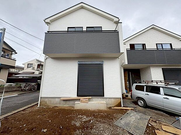 【現地外観写真】閑静な住宅地で子育て家族にピッタリ。毎日のお散歩も快適な緑に恵まれたエリアで、自然に包まれた穏やかな暮らしを実現するための、ゆとりある住環境が整っています。緑の潤いを感じながらホッと生活できそう。