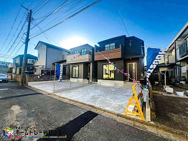 【現地外観写真】美しい緑と良好な住環境が守られてきたこの街に、新築戸建てが誕生致しました。穏やかな空気の流れる落ち着いた住環境です。ぜひ、現地へ足をお運びいただき実際の環境・陽当たりをご確認下さいませ♪