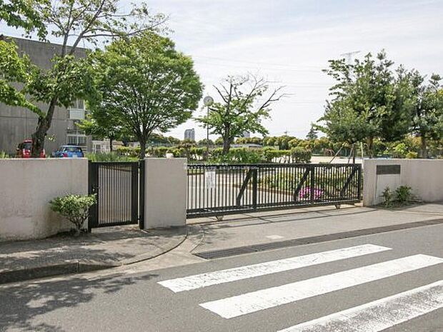 佐倉市立王子台小学校(約1,300m)