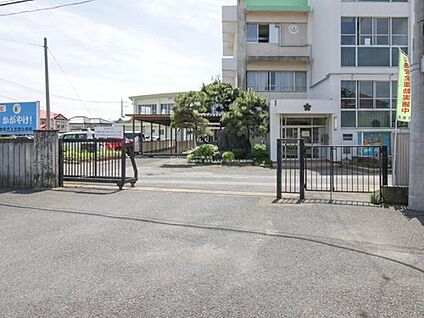 佐倉市立上志津小学校 550ｍ(徒歩7分)