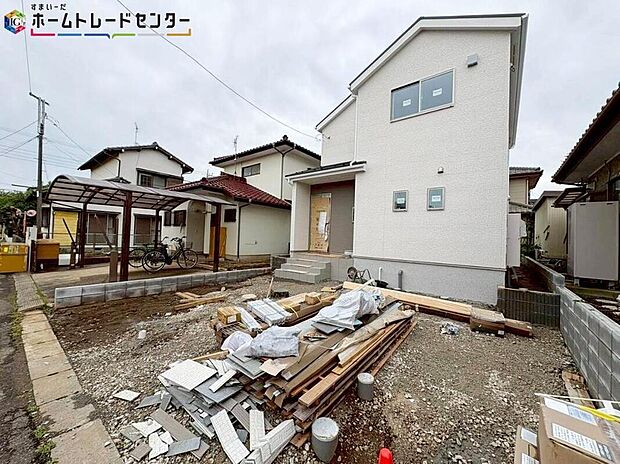 【現地外観写真】閑静な住宅地で子育て家族にピッタリ。毎日のお散歩も快適な緑に恵まれたエリアで、自然に包まれた穏やかな暮らしを実現するための、ゆとりある住環境が整っています。緑の潤いを感じながらホッと生活できそう。