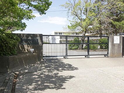 八千代市立大和田西小学校 650m (徒歩9分)